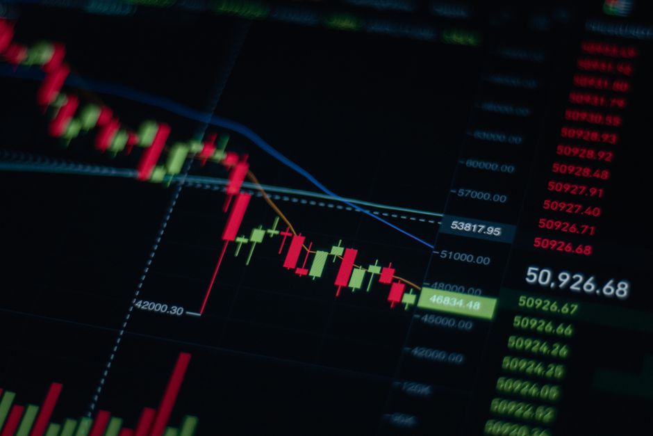 A close-up of a digital screen displaying a stock market chart with trend lines and data, representing equity market performance and new share issuance dynamics.