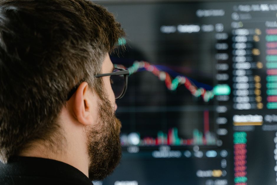 Market participants are weighing earnings delivery against the cost of capital