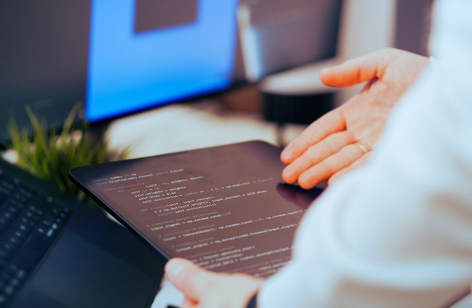 Software developer analyzing cloud applications as demand broadens across enterprise workloads.