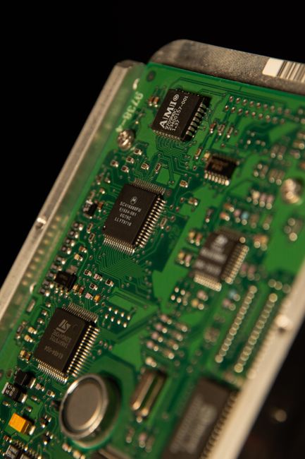 Electronic circuit board with microchips