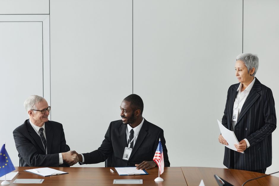Multinational diplomatic meeting