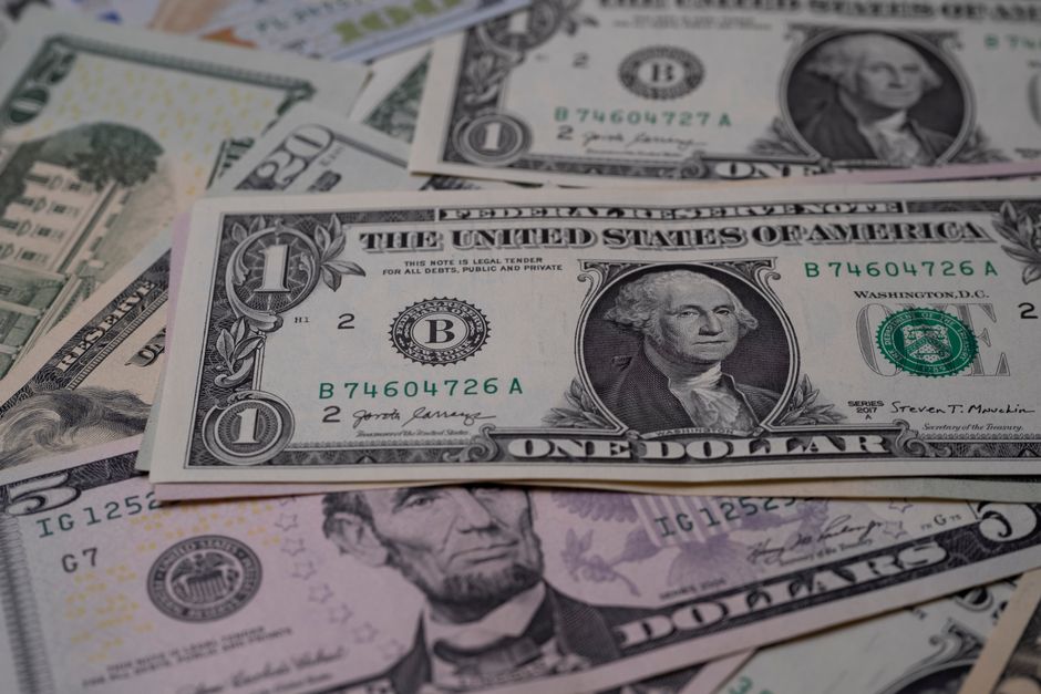 US dollar banknotes symbolizing government debt and Treasury yields