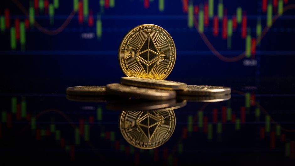 Ethereum’s liquidity case depends on the interaction between exchange positioning, stablecoin capital, and spot demand.
