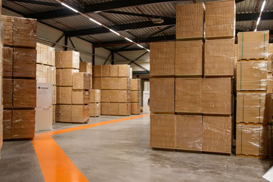 Warehouse inventory and supply-chain operations tied to the cost of moving home-furnishing goods