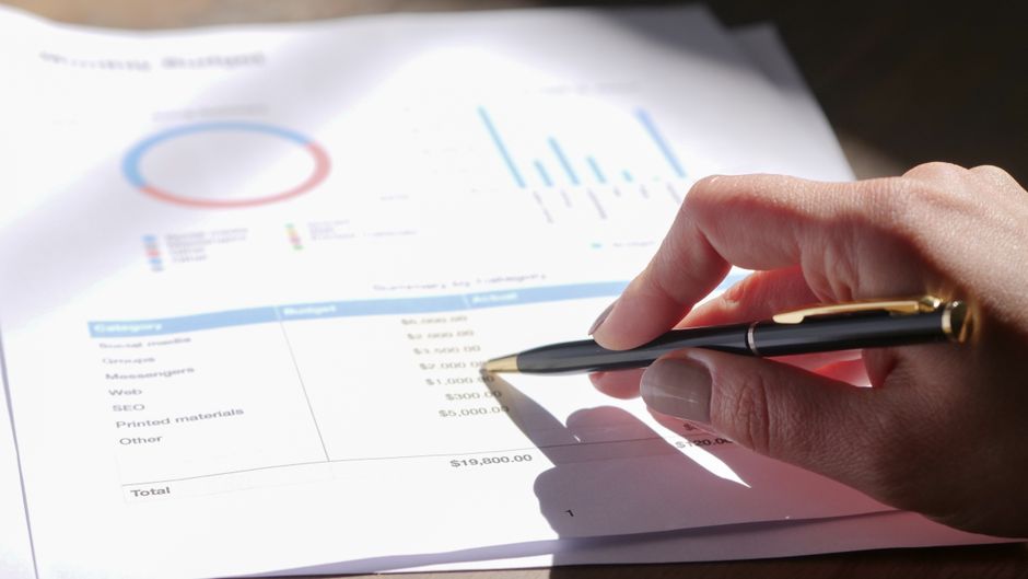 IPO and market-analysis paperwork is reviewed as investors assess new equity supply and liquidity.